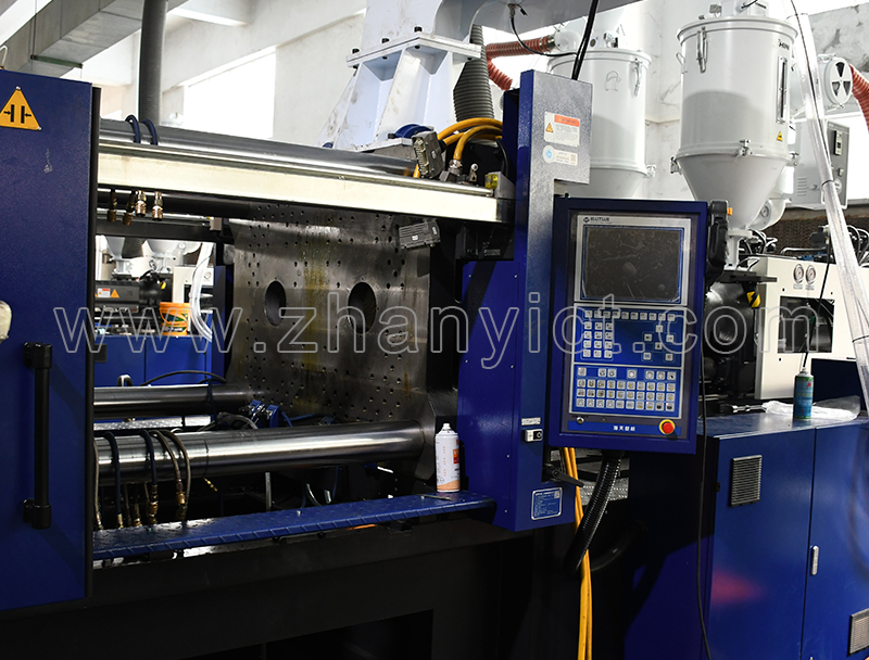 Injection Molding Principles and Practical Analysis of Multi-Color Cup Component Production (Multi-Color Injection Molding Machine Edition)  